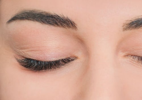 What's the difference between silk and synthetic lashes?